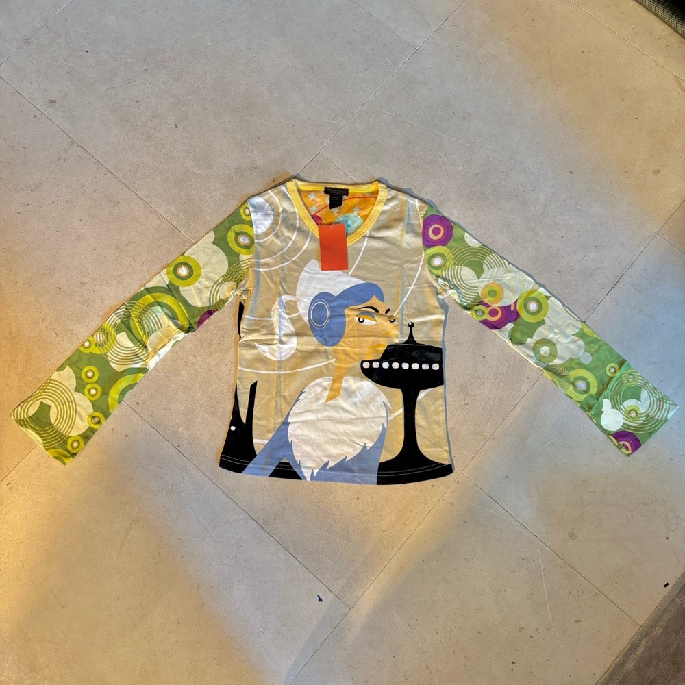 NWT Vintage Y2K Hayes Top  Long Flare Sleeve Custo Barcelona T-shirt Graphic